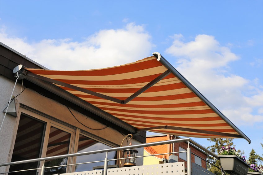 Semi-Cassette Awnings